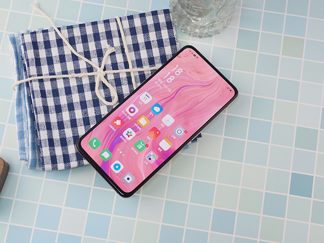 OPPO Reno開箱體驗:全景屏+創意側旋升降結構