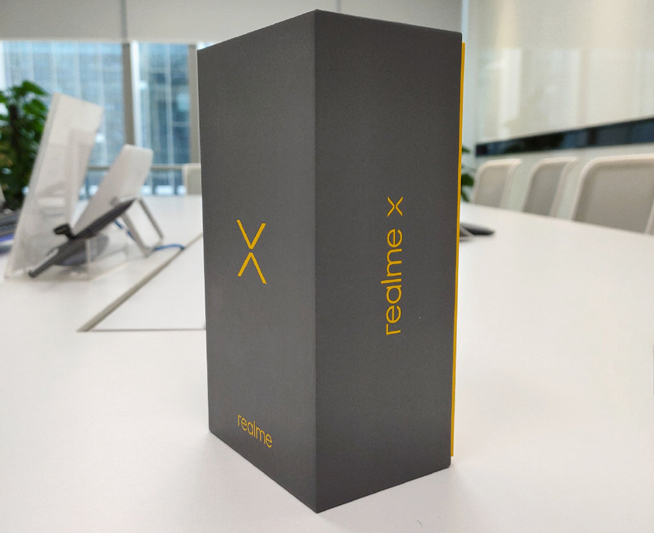 realme X手機定妝照亮相：漸變升降全面屏 2000元價位高性價比？