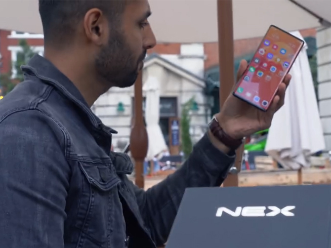 vivo NEX 3真機提前亮相：瀑布屏驚艷 無實體按鍵設計？