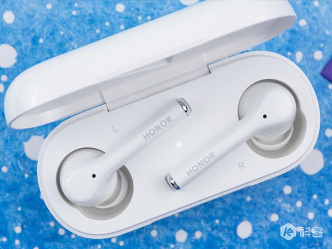 降噪媲美AirPods Pro，價錢不到一半！榮耀FlyPods 3評測