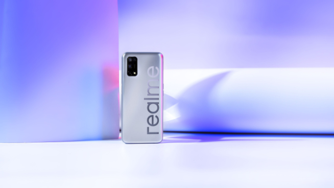 新機命名終于揭曉！大LOGO設計 realme V5全新系列亮相