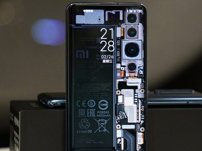 雷軍瘋狂暗示小米10 Pro+!跑分力壓眾旗艦 或首發(fā)100W+快充