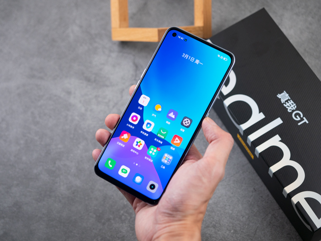 realme GT上手:2799元起性價比完勝Redmi K40 Pro