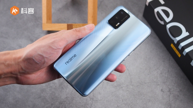 realme GT上手:2799元起性價比完勝Redmi K40 Pro