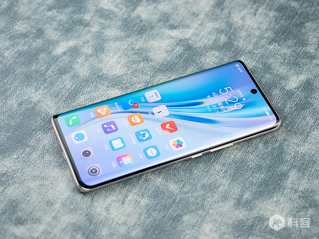 榮耀V40輕奢版評測:讓5G手機更快、更輕、更美