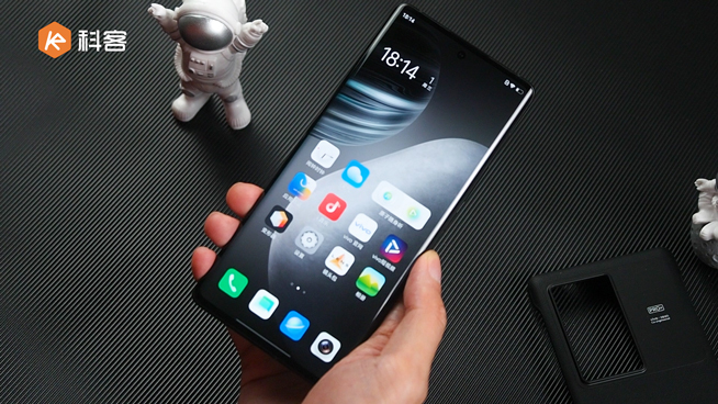 vivo X70 Pro+上手體驗:拍攝實力沖上天花板!至黑配色全系最佳