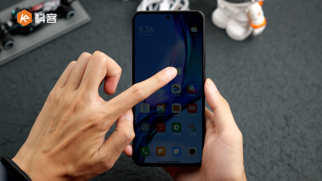Redmi K50至尊版上手體驗(yàn)：到底至尊在哪？2999元起繼續(xù)焊門！