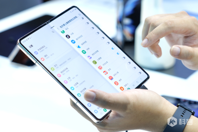細節升級更輕盈！三星Galaxy Z Fold4/Flip4現場上手