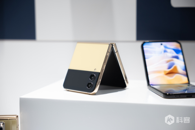 細節升級更輕盈！三星Galaxy Z Fold4/Flip4現場上手