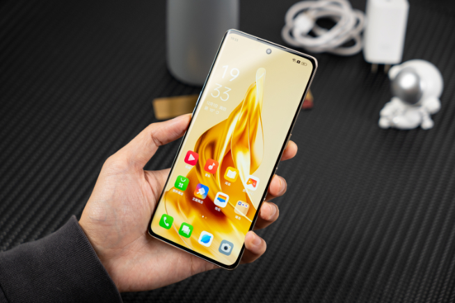 OPPO Reno9 Pro+體驗:告別IMX766!更符合超大杯之名?