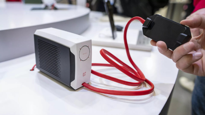 主動液冷散熱提前內卷？一加11概念版亮相MWC 2023
