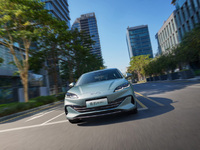 比亞迪開(kāi)啟大電池插混時(shí)代：210km純電續(xù)航，8.98萬(wàn)元起