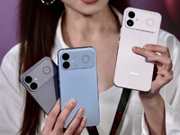REDMI K90至尊版發布：風冷散熱165Hz高刷，2799元起